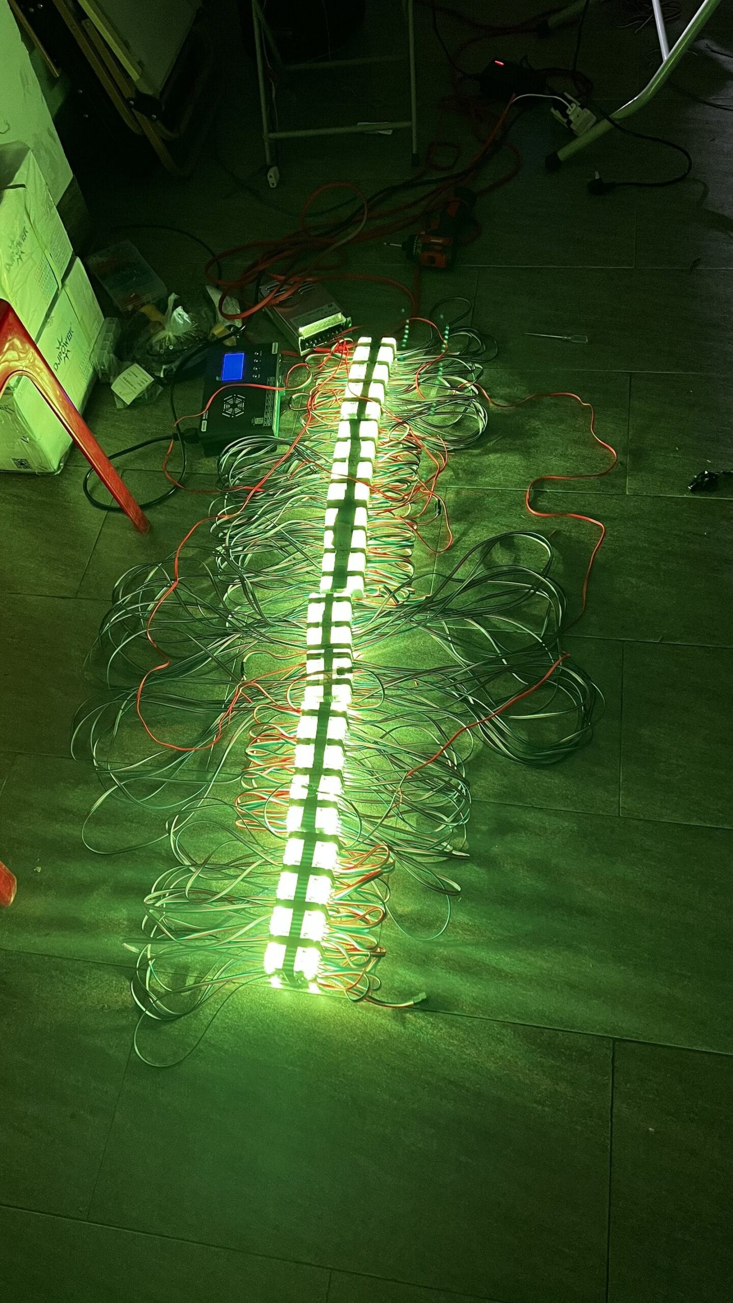 Kiểm tra dây LED Madrix trước khi thi công lắp đặt trần LIU THÁI 2